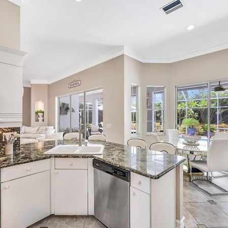 Lux Family 3 Bedroom With Pool Villa Walk To Beach And Mercato North North Naples 외부 사진